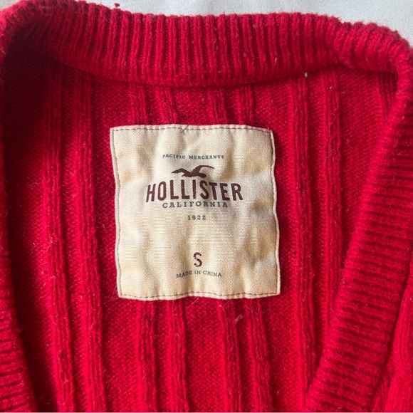Hollister red chunky cable knit cardigan - Picture 3 of 4